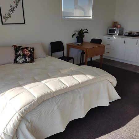 Studios On Carroll - Ex Ferry Hotel Wairoa Екстер'єр фото