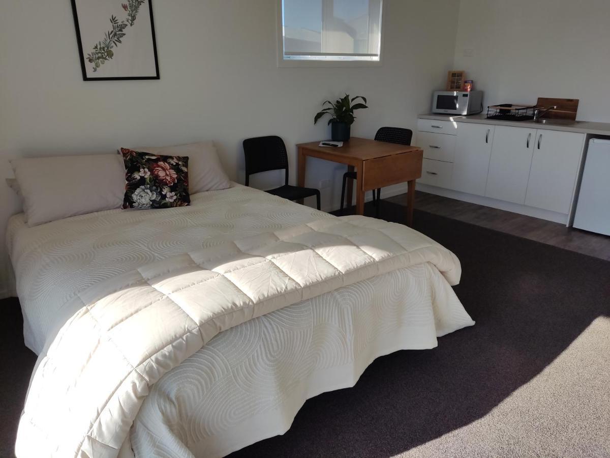 Studios On Carroll - Ex Ferry Hotel Wairoa Екстер'єр фото